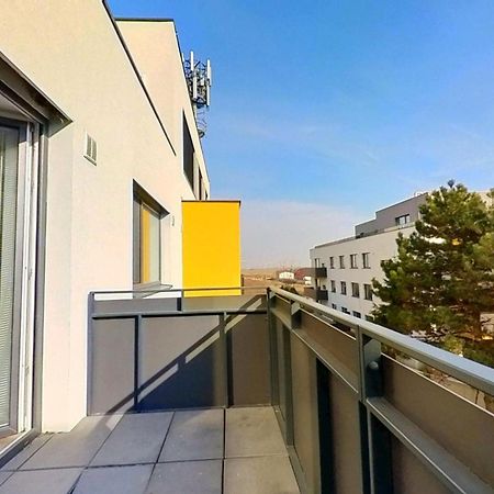 Air-Conditioned 2 Room Apartment, With Terrace, Rovinka, 302 Екстериор снимка
