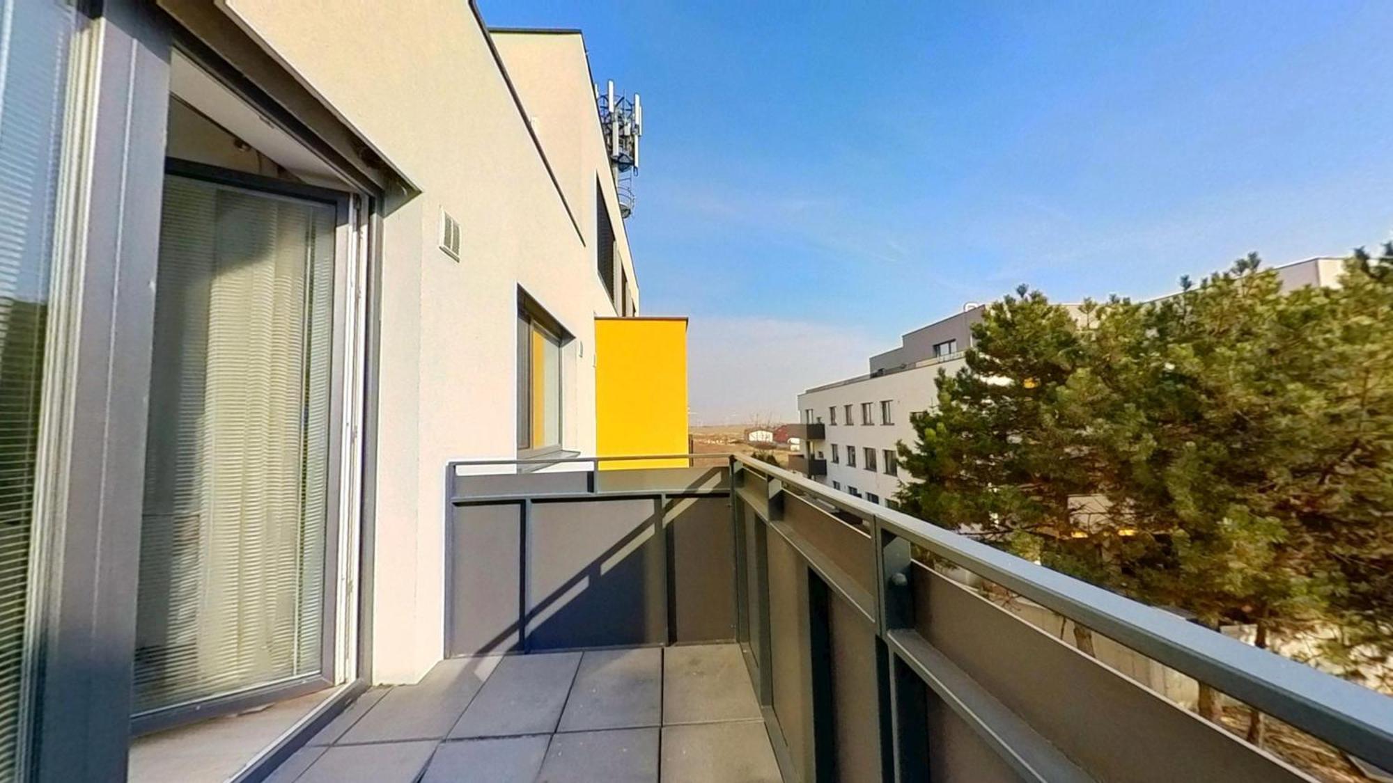 Air-Conditioned 2 Room Apartment, With Terrace, Rovinka, 302 Екстериор снимка