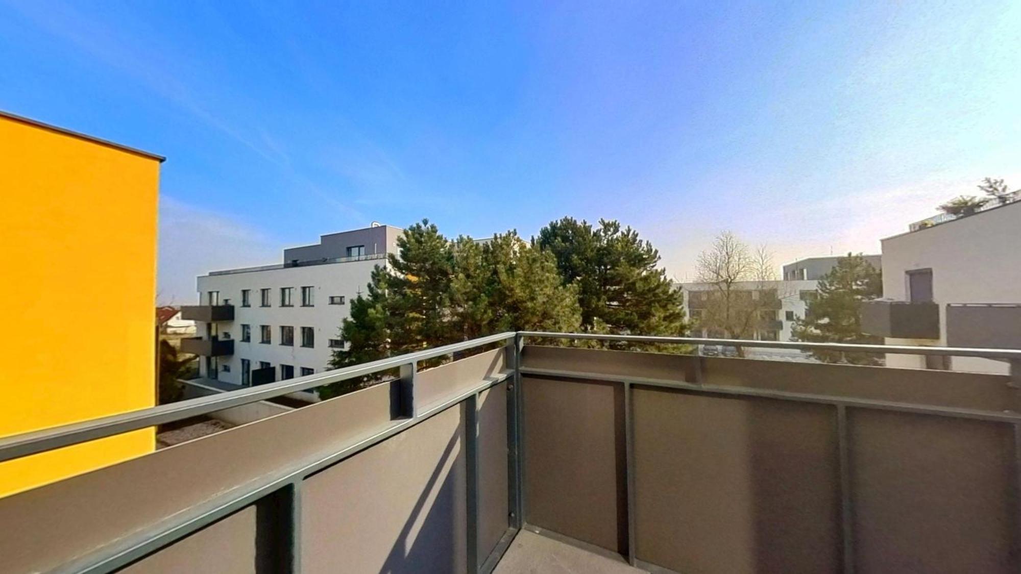 Air-Conditioned 2 Room Apartment, With Terrace, Rovinka, 302 Екстериор снимка