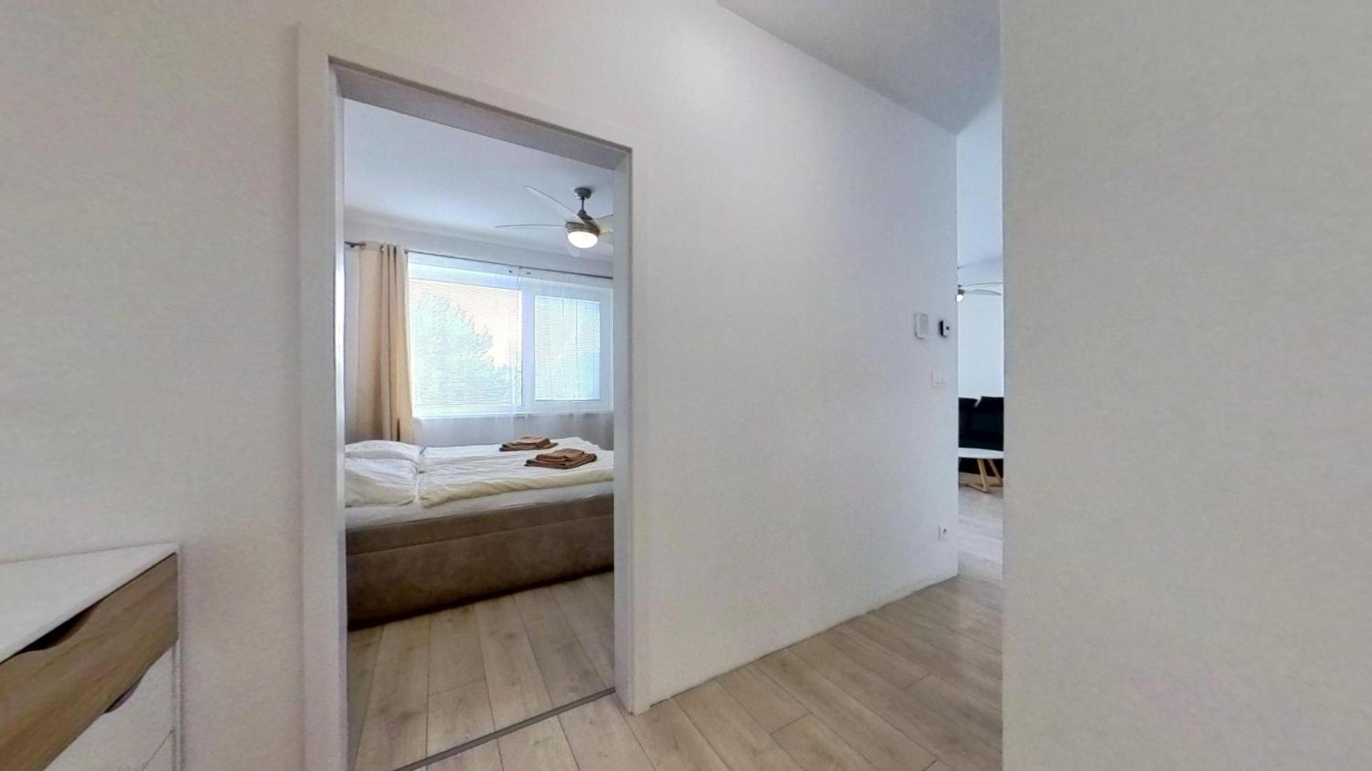 Air-Conditioned 2 Room Apartment, With Terrace, Rovinka, 302 Екстериор снимка