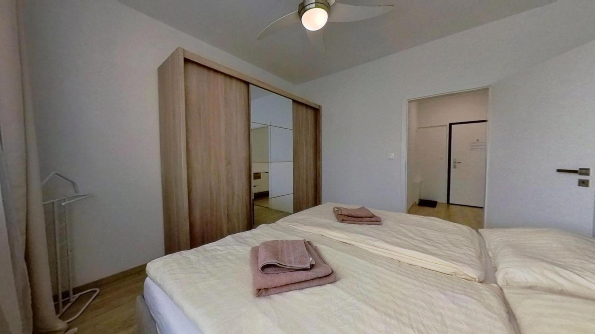 Air-Conditioned 2 Room Apartment, With Terrace, Rovinka, 302 Екстериор снимка