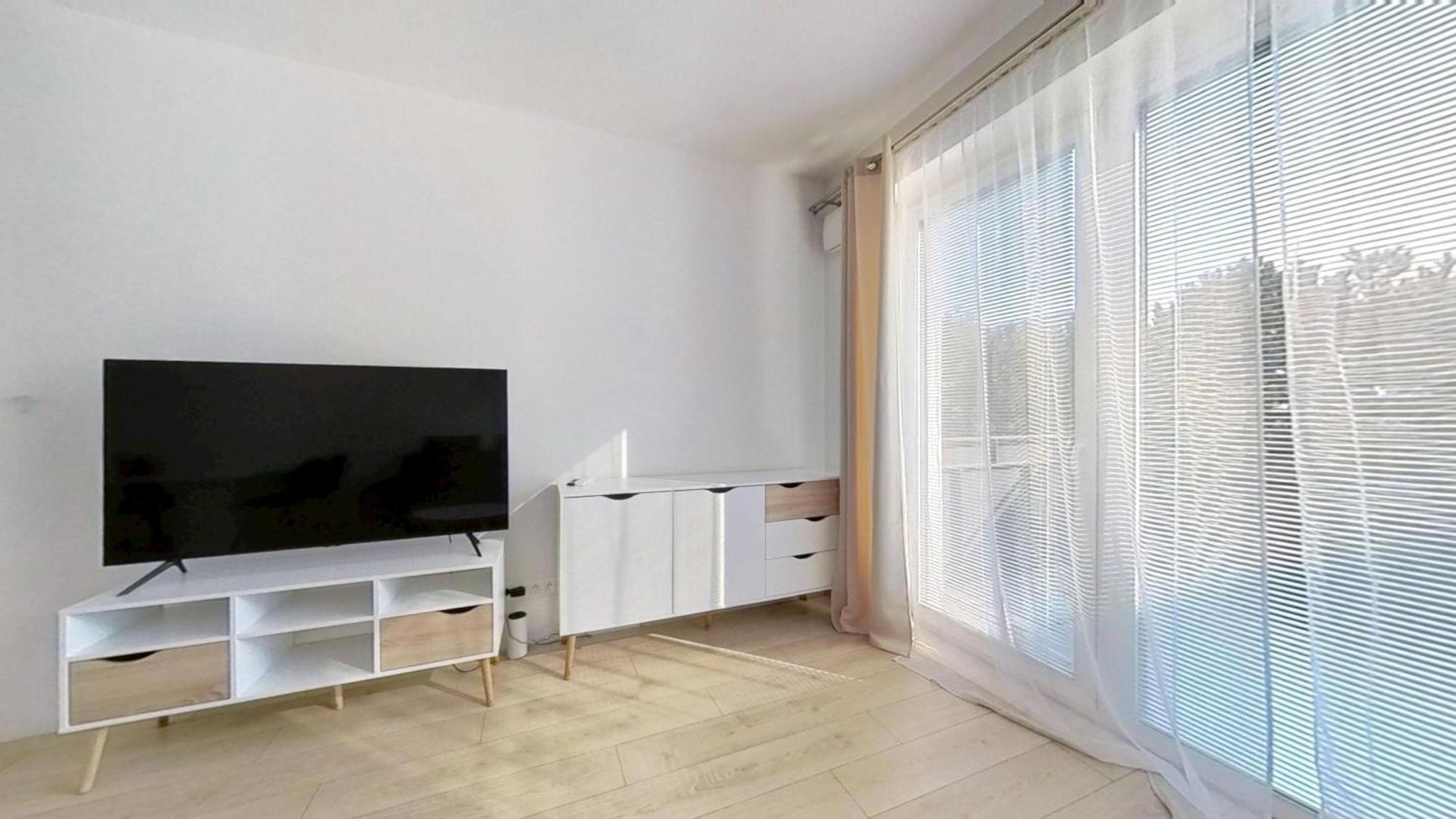 Air-Conditioned 2 Room Apartment, With Terrace, Rovinka, 302 Екстериор снимка