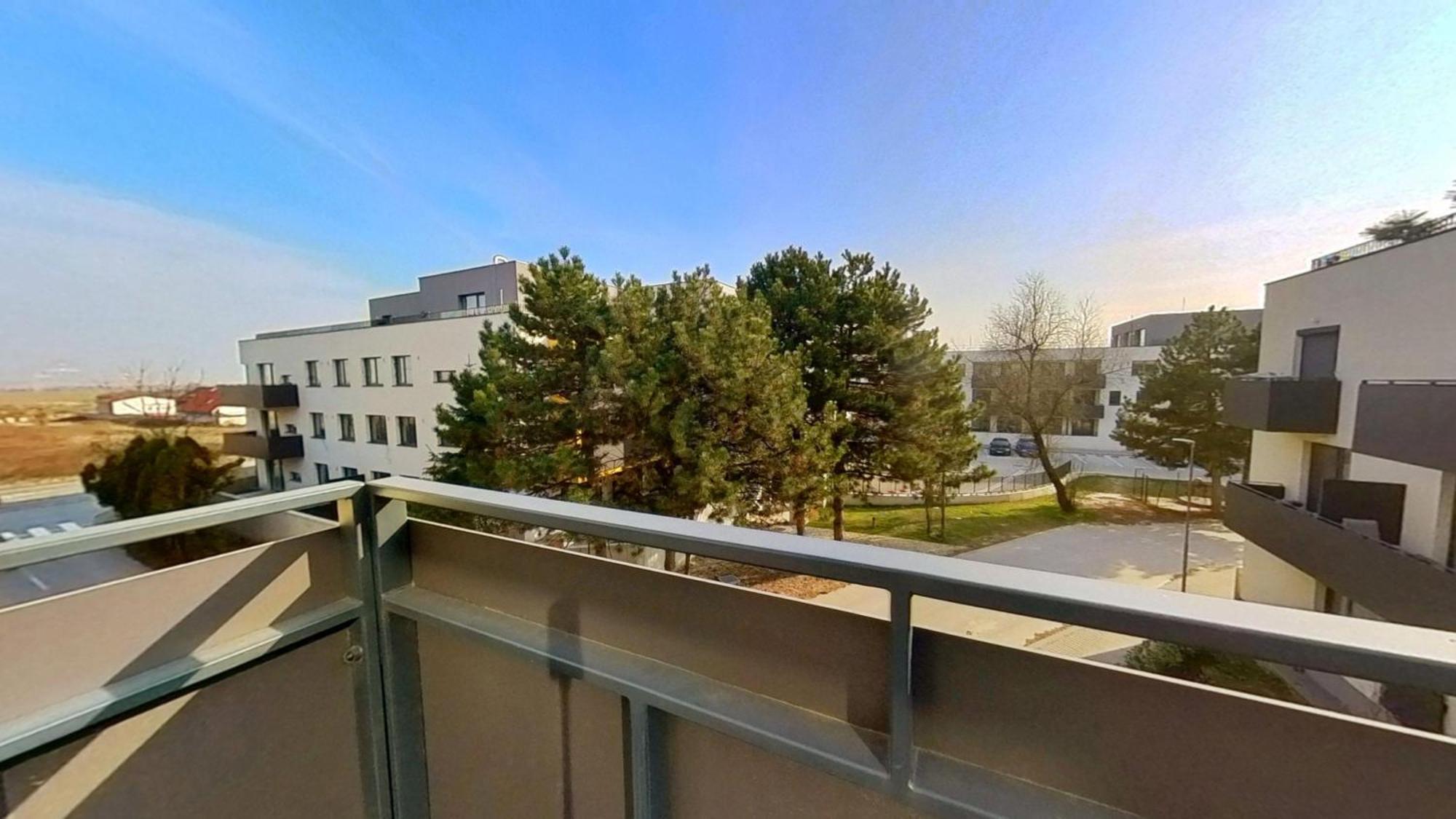 Air-Conditioned 2 Room Apartment, With Terrace, Rovinka, 302 Екстериор снимка