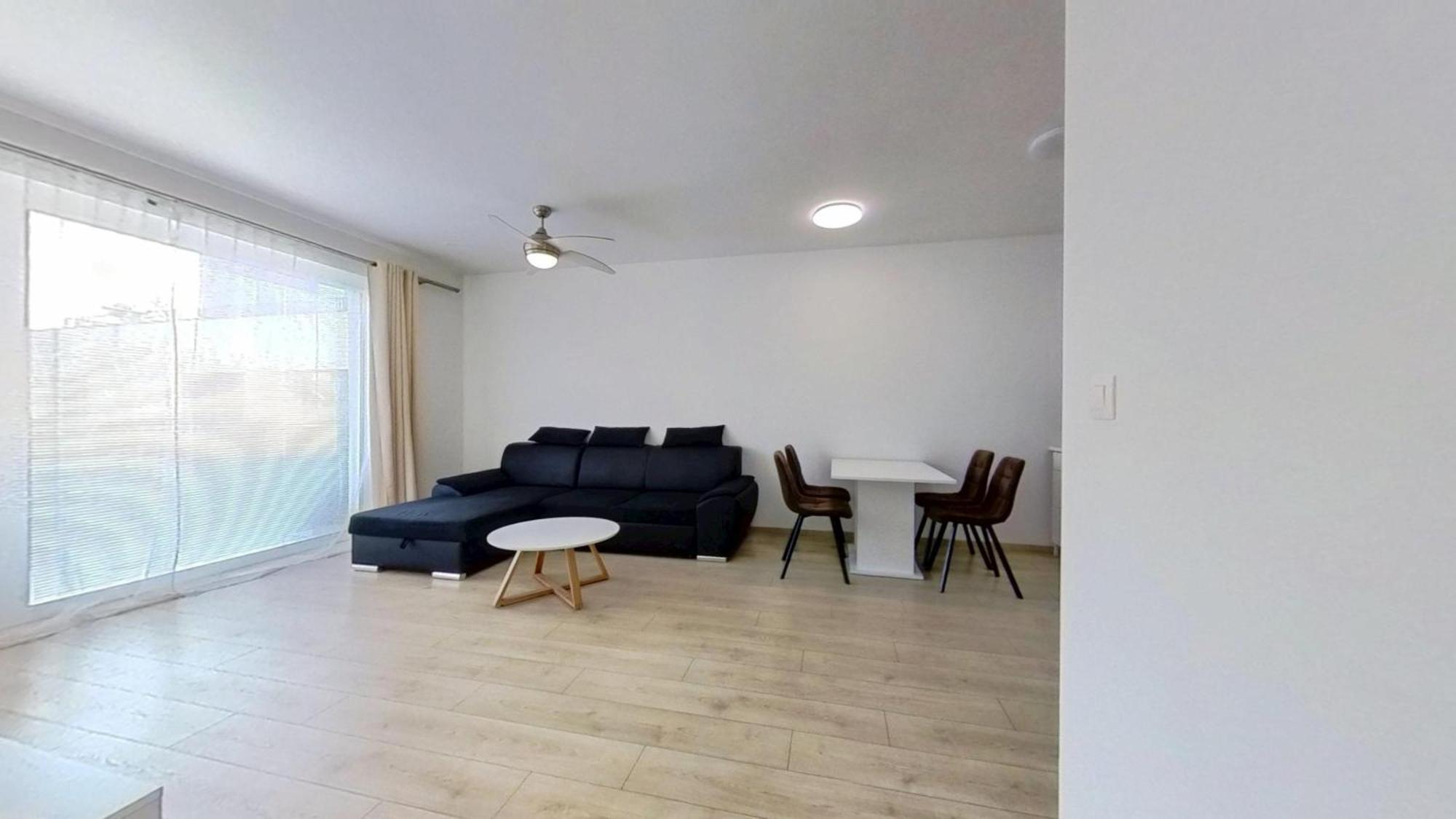 Air-Conditioned 2 Room Apartment, With Terrace, Rovinka, 302 Екстериор снимка